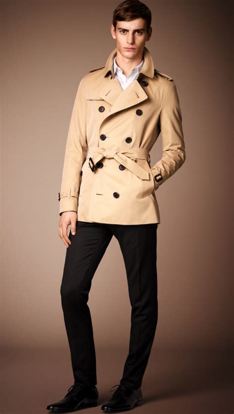 trench burberry uomo corto|burberry iridescent trench coat.